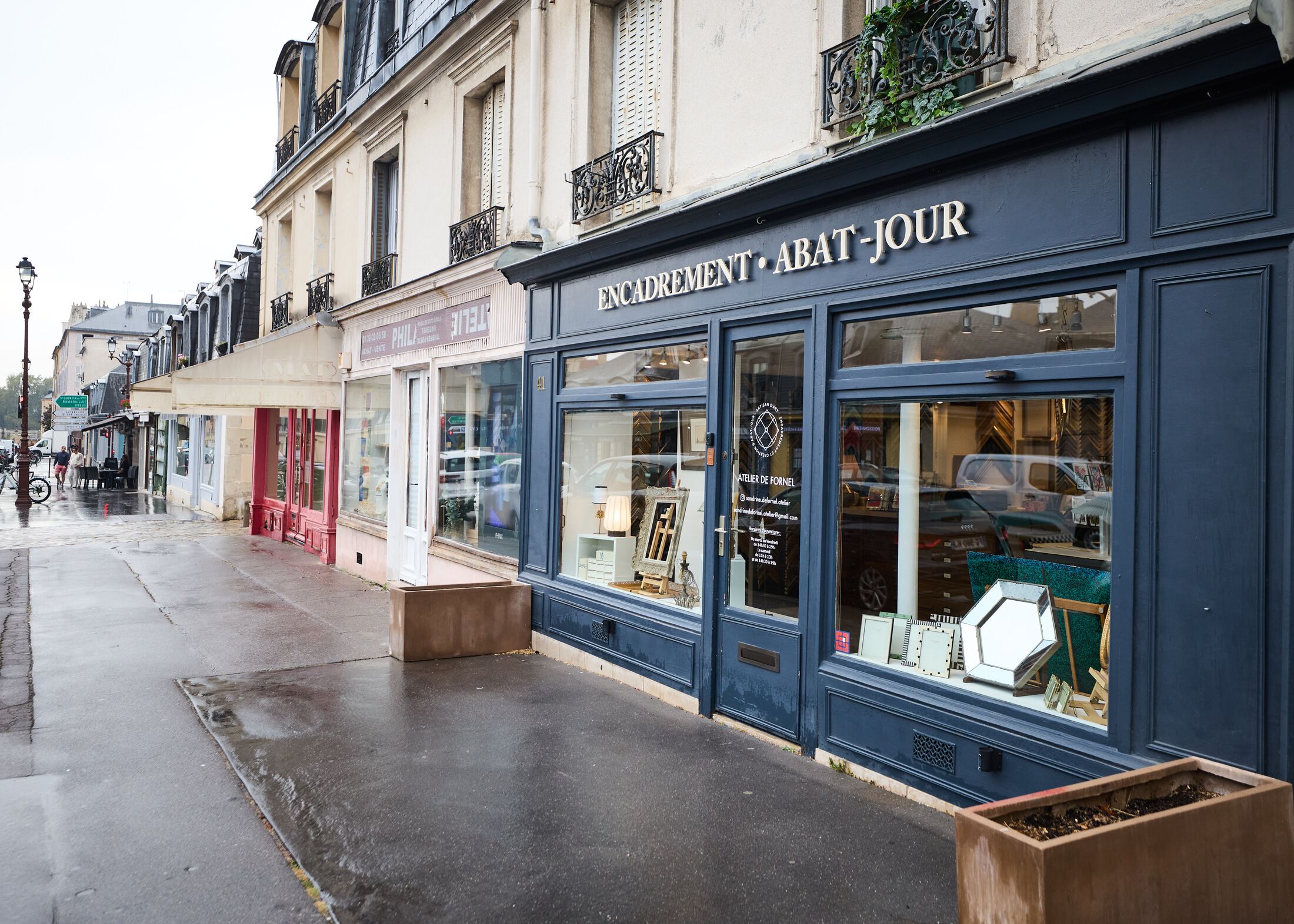 Devanture de l'atelier au 41 rue d'Anjou à Versailles