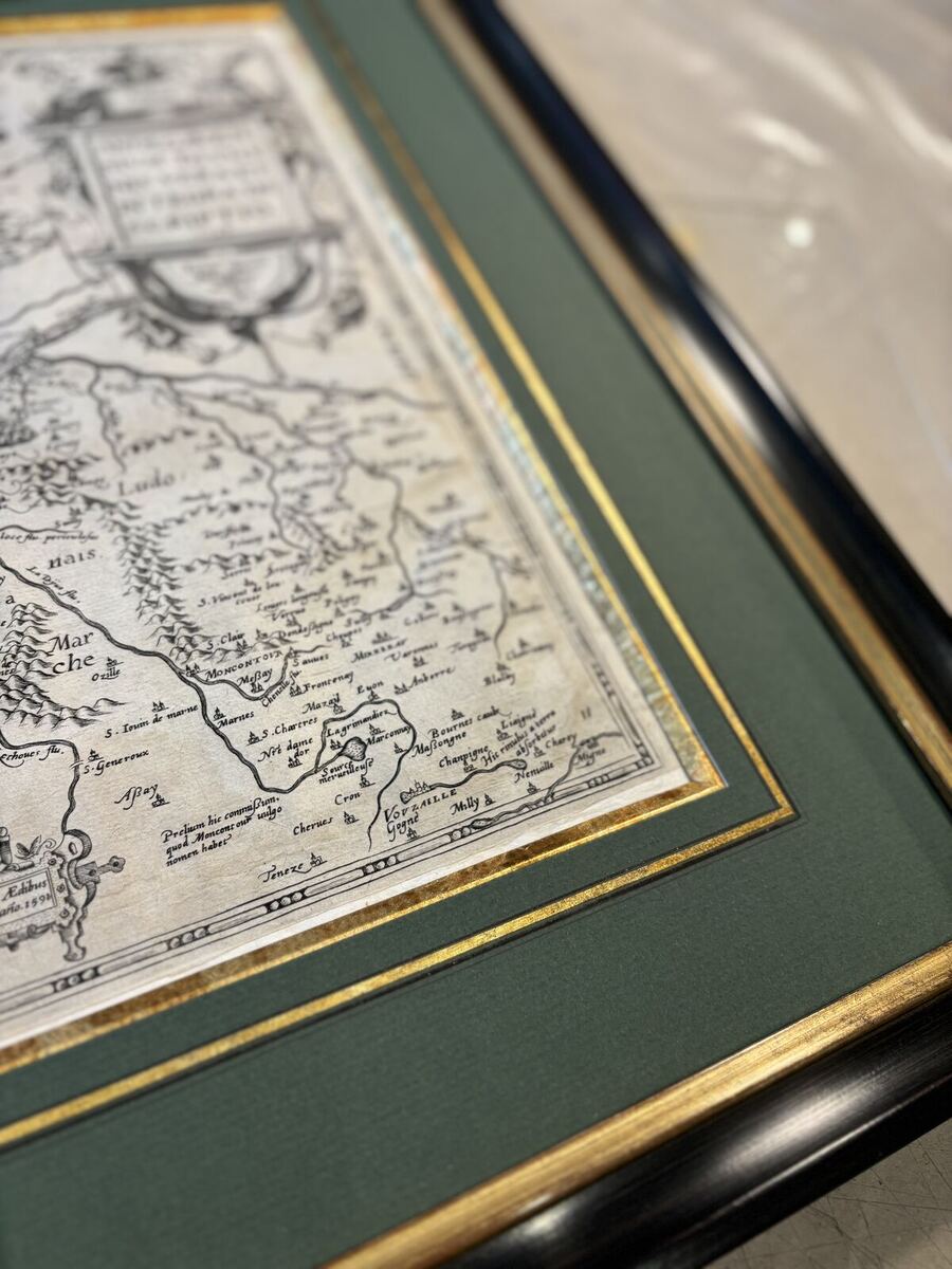 Carte ancienne encadrée, passe-partout vert